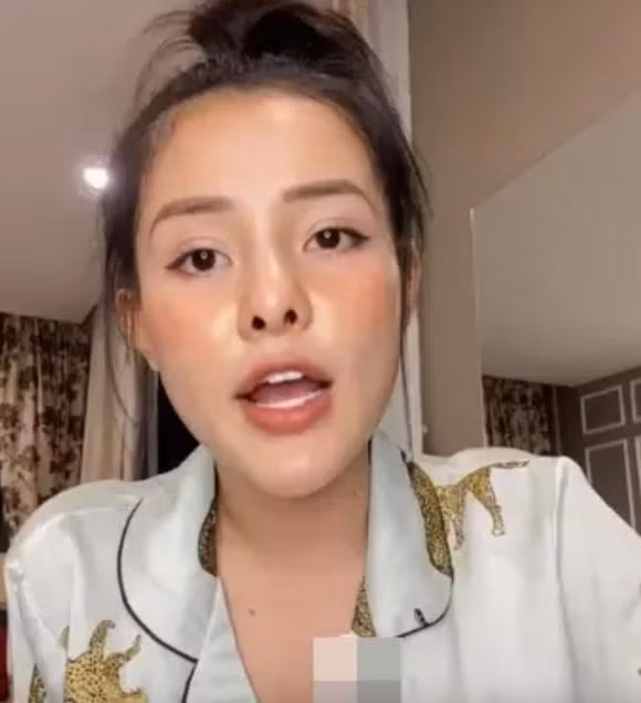 Clip ghi lại cảnh Ngân 98 và bạn trai đánh răng và đùa nghịch, không phải khoảnh khắc "mây mưa" như nhiều diễn đàn "quảng cáo".