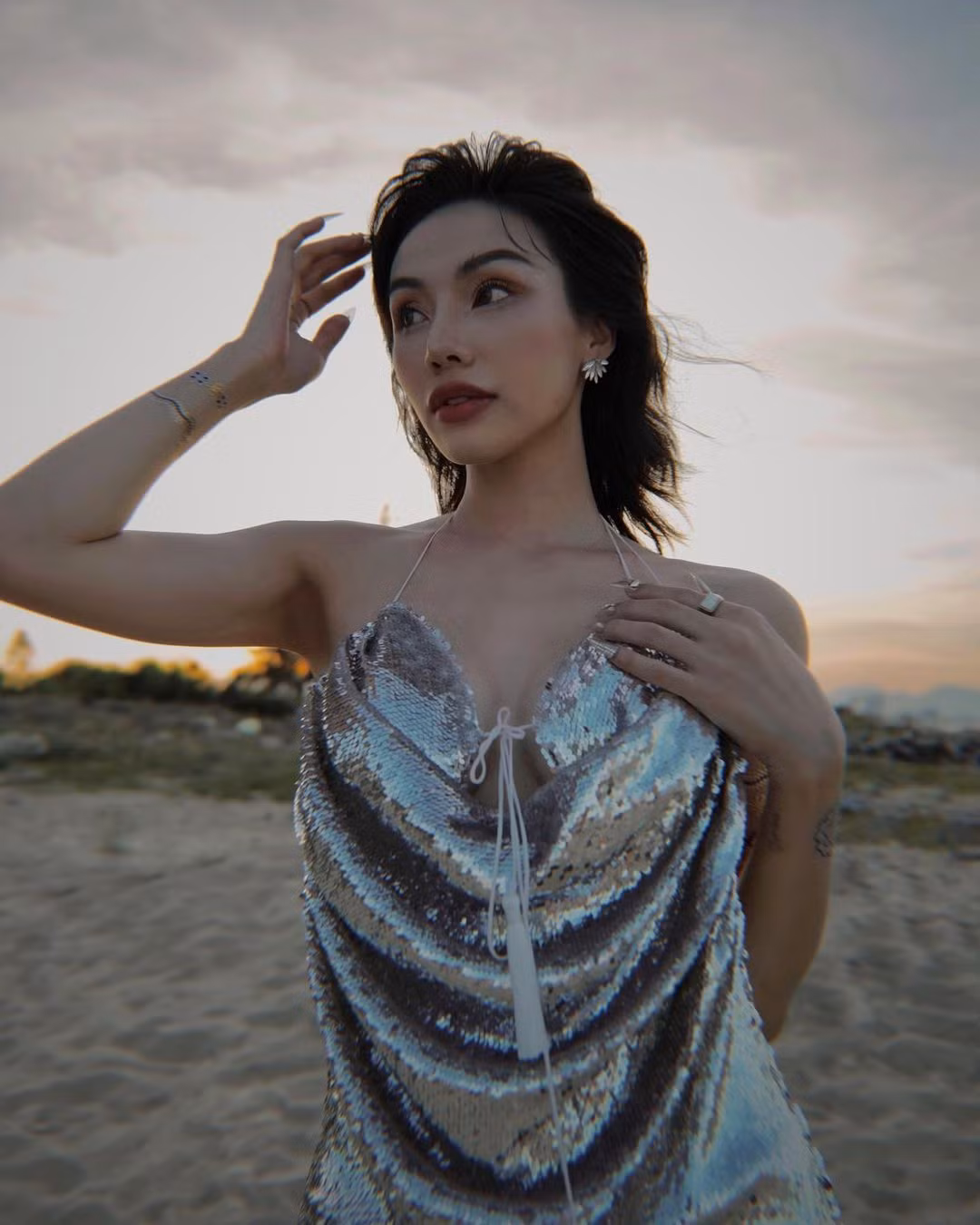 Dien vay cuoi kieu nay, 