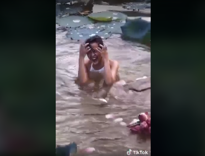 Tuy nhiên, Diệu Linh không hề hoảng sợ mà vẫn rất vui vẻ, lạc quan với tình huống “khó đỡ” này.