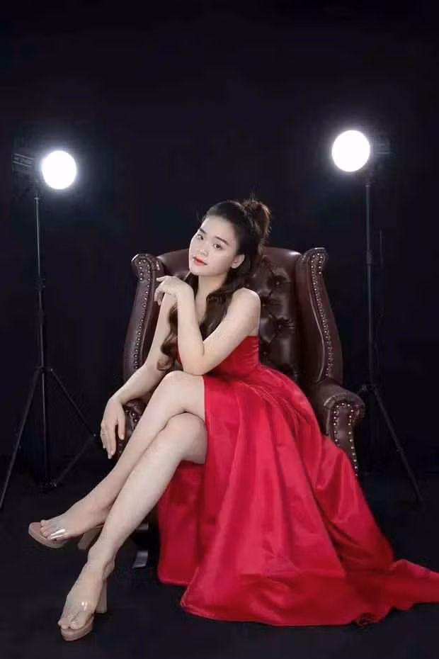 Phạm Ngân Thảo (đến từ Đồng Tháp) là thí sinh từng tham gia Thách Thức Danh Hài vào tháng 11/2019.