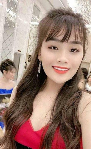 Với hoàn cảnh khó khăn, sau đó 9X còn được MC Ngô Kiến Huy tài trợ hoàn toàn chi phí làm răng.