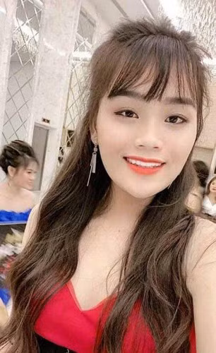 Với hoàn cảnh khó khăn, sau đó 9X còn được MC Ngô Kiến Huy tài trợ hoàn toàn chi phí làm răng.