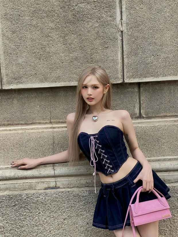 Xoài Non, tên thật Trang Phạm, hot girl sinh năm 2002 được mệnh danh là gái xinh Instagram. Cô nàng gây ấn tượng với người theo dõi bởi sở hữu ngoại hình lai Tây cùng vóc dáng nuột nà.