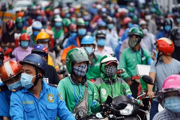 Pho chu tich TP HCM neu 3 nguyen nhan khien nguoi dan ra duong dong-Hinh-2