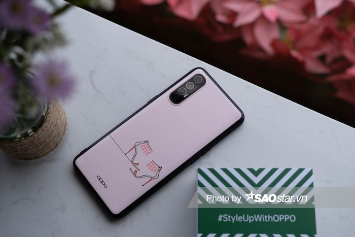 Mo hop OPPO Reno3 Pro: camera selfie 44MP dau tien tren the gioi-Hinh-2