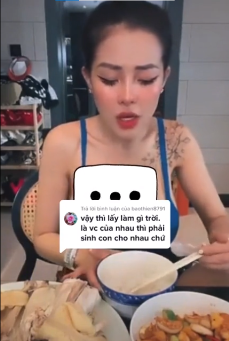 Mới đây, Ngân 98 thu hút sự chú ý khi tiếp tục có phát ngôn liên quan đến chủ đề sinh nở. Cụ thể, trong một clip TikTok đang được lan truyền MXH, hiện tượng mạng thẳng thắn đáp trả khi bị dân mạng hỏi chuyện sinh con cho Lương Bằng Quang.