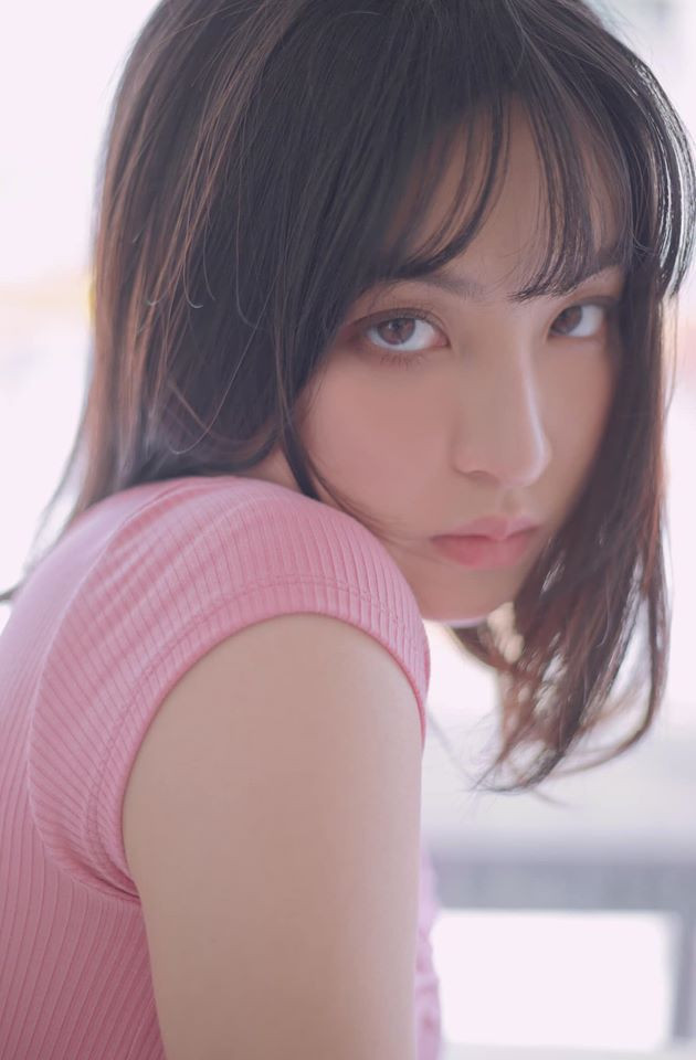 Nhiều người để lại bình luận khen ngợi vẻ đẹp của cả hai hot girl và nhấn mạnh khi cùng xuất hiện trong một khung hình, nhan sắc của cả hai đều được "thăng hạng".