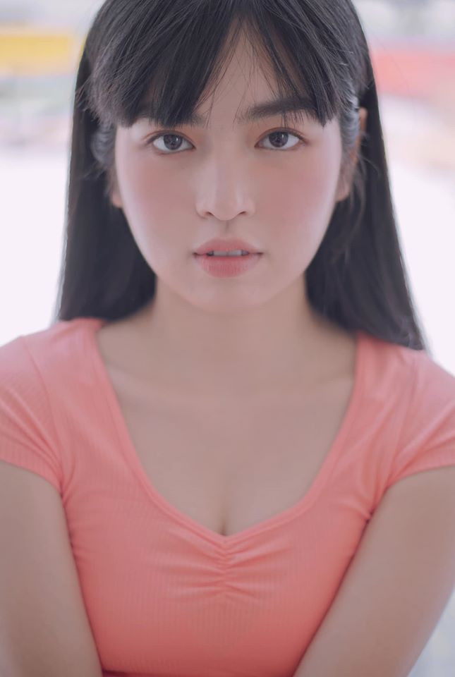 Khánh Vân là mẫu ảnh, gương mặt đại diện cho nhiều nhãn hàng thời trang trước khi vào vai Trà Long trong bộ phim của đạo diễn Victor Vũ.