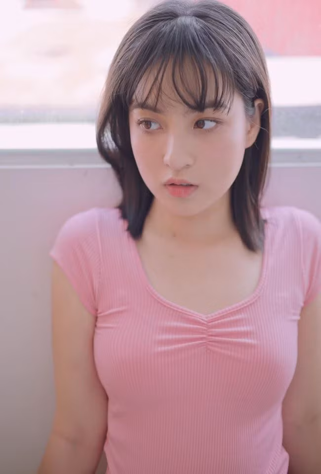 Nguyễn Lâm Thảo Tâm (sinh năm 2000) được biết đến là hot girl đạt 8.5 IELTS. Ngoài ra, 10X nhiều lần xuất hiện trên các chương trình học tiếng Anh của VTV.