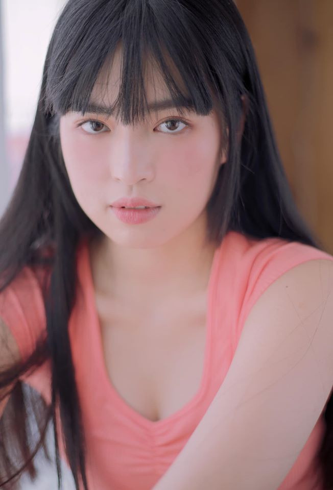 Trước đó, cả Khánh Vân và Thảo Tâm của phim Mắt Biếc từng hợp tác chụp bộ ảnh theo phong cách vintage và cũng nhận được nhiều sự chú ý nhờ cách tạo dáng, thần thái chuyên nghiệp.