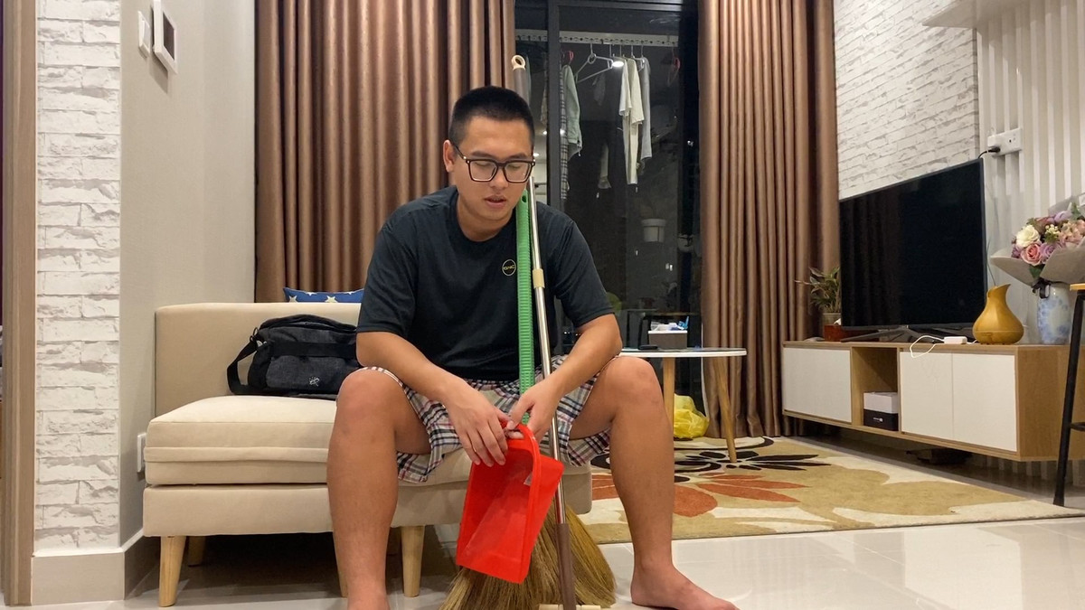 Theo tìm hiểu, chủ nhân của diễn đàn "Biết thế không lấy vợ" có tên Nguyễn Ngọc Quang, hiện sinh sống và làm việc tại Hà Nội.