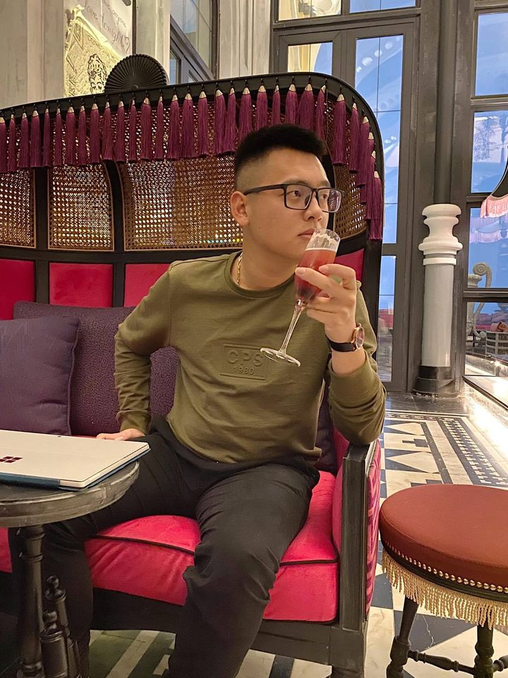 Đa phần các clip trên diễn đàn "Biết thế không lấy vợ" do Ngọc Quang quản lý đều xoay quanh nội dung bị vợ bắt làm việc nhà, bị vợ chèn ép rồi ngoan ngoãn thực hiện.