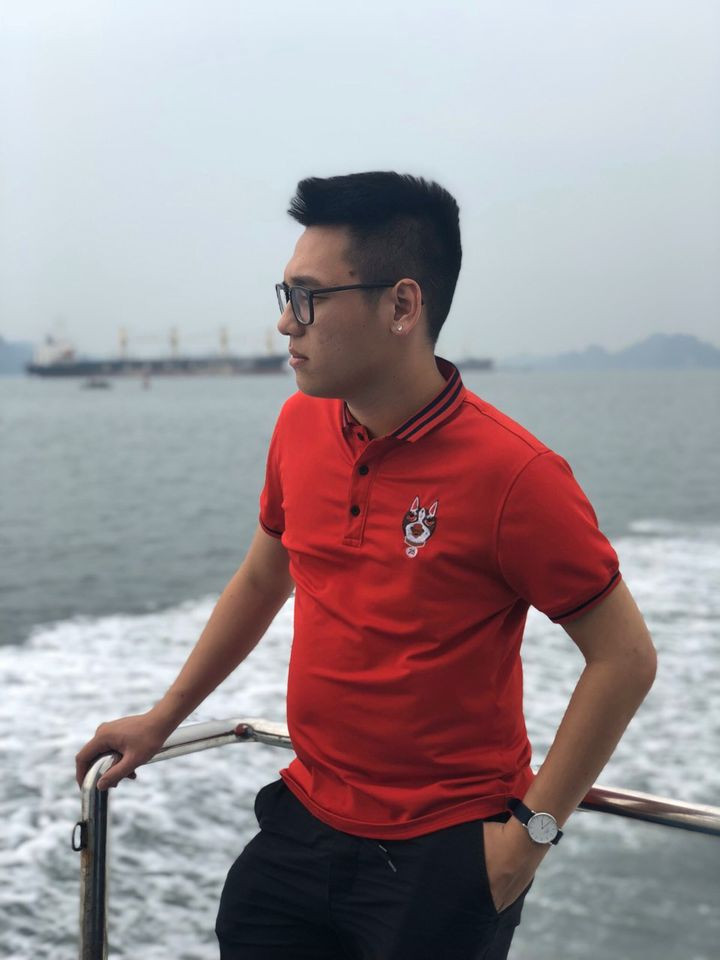 Nói về lấy vợ, Ngọc Quang quan niệm hôn nhân không giống đeo gông vào cổ. Thực chất, anh chàng này có cái nhìn tích cực về điều trên và đó là một quá trình để phục vụ để cho một cuộc sống bên nhau bền vững.