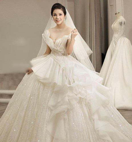 Một chân lý rõ ràng rằng, những bức hình sống ảo do chính chủ tự đăng, chẳng riêng Khánh Linh mà ai cũng muốn lung linh nhất.