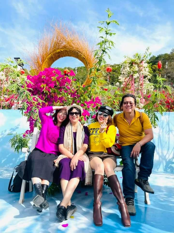 Một vài du khách cho rằng phải trải nghiệm trực tiếp mới thấy khu du lịch này cũng khá đẹp: “Xấu hay đẹp là do tuỳ thẩm mỹ của mỗi người, những người thích nhiều màu sắc sẽ có một trải nghiệm không tệ và ngược lại. Mình nghĩ sự có mặt của khu du lịch này khiến Đà Lạt đa dạng địa điểm vui chơi.”