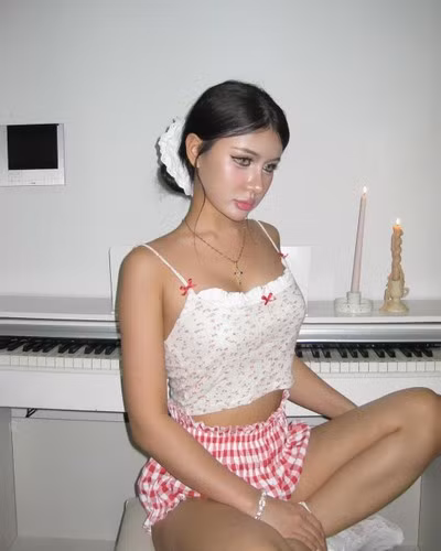 Từ vụ việc của Xuân Ca cũng là lời cảnh tỉnh cho những người dùng mạng xã hội, chúng ta cần cảnh giác hơn trong việc tiếp nhận thông tin, kiểm tra kỹ nguồn gốc, đặc biệt là những dấu hiệu giả mạo đáng chú ý, để tránh bị dẫn dắt bởi nội dung không lành mạnh.