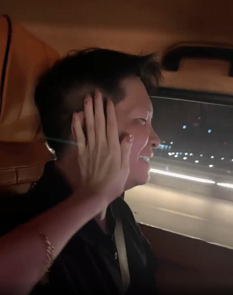 Không những vậy, vợ chồng "nữ đại gia quận 7" còn khiến nhiều người ngưỡng mộ bởi cuộc sống vô cùng hạnh phúc. Đặc biệt, doanh nhân Nguyễn Quốc Vũ nổi tiếng cưng chiều và yêu thương vợ hết mực.