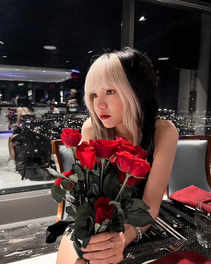 Mới đây, CiiN chính thức xuất hiện tại một sự kiện quy tụ dàn KOLs, Hot TikToker khủng sau khi "trao chuốt" lại phần mũi.