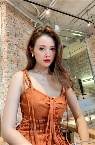 Dù chưa rõ thực hư tin đồn này như thế nào, song nghi vấn cựu hot girl mang thai vẫn đang là chủ đề được netizen bàn tán xôn xao.