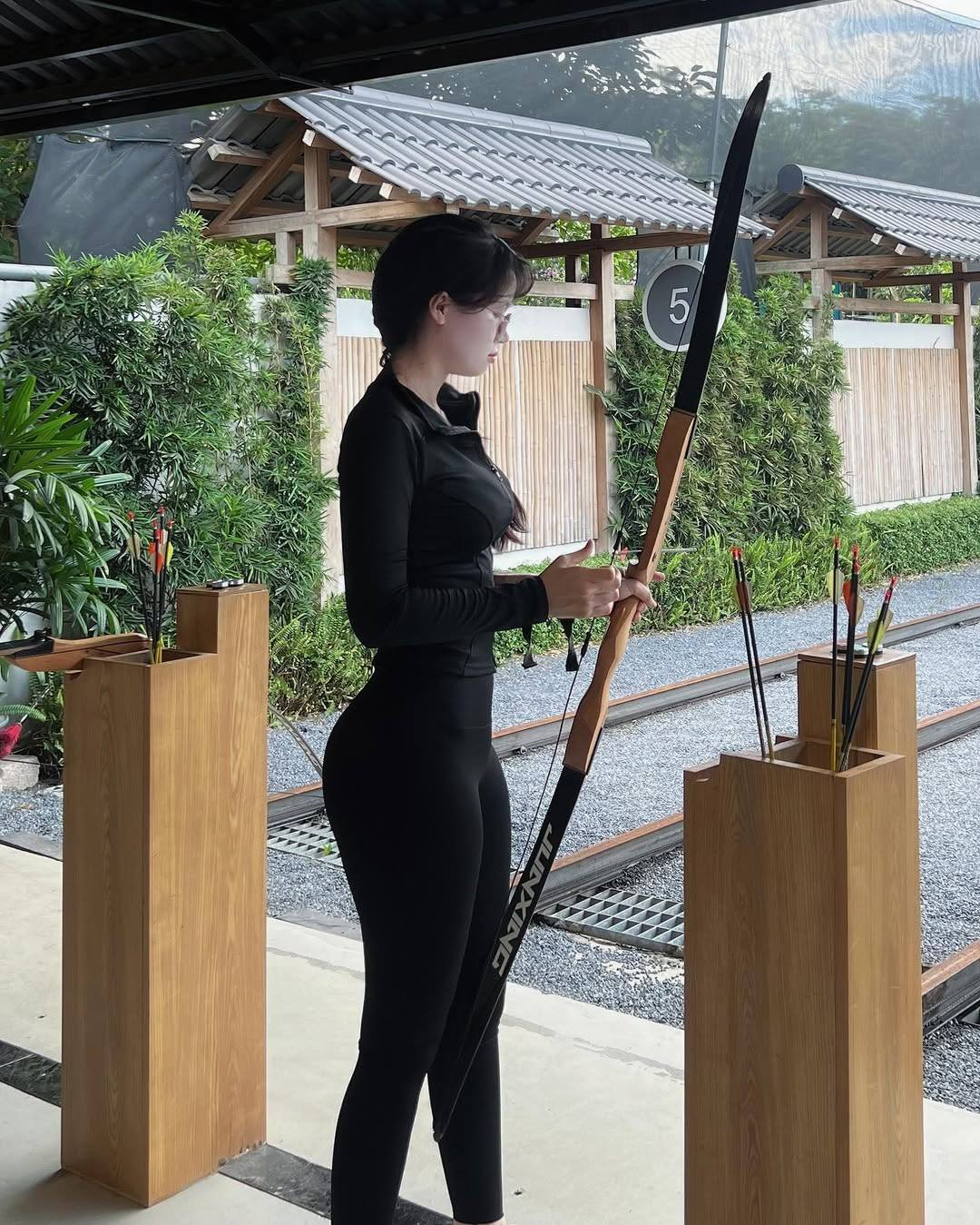 Không thể phủ nhận rằng, sự xuất hiện của các hot girl với thân hình nóng bỏng đã góp phần rất lớn vào việc đưa những bộ môn thể thao vốn kén người chơi trở nên phổ biến.