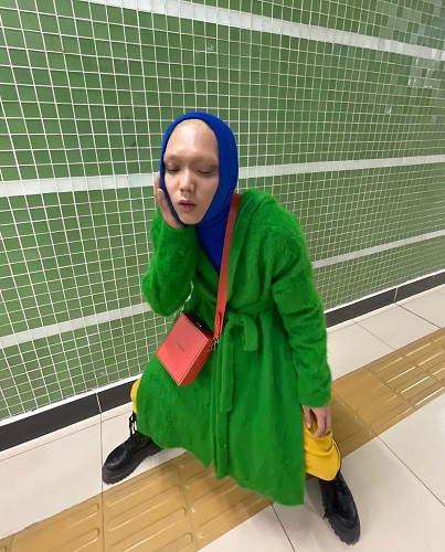 Nhìn chung, dù Phạm Thoại có hơi "làm quá" với trang phục nhưng cũng phải thừa nhận rằng ở anh có một sự tự tin, dám diện những trang phục phá cách, độc đáo.