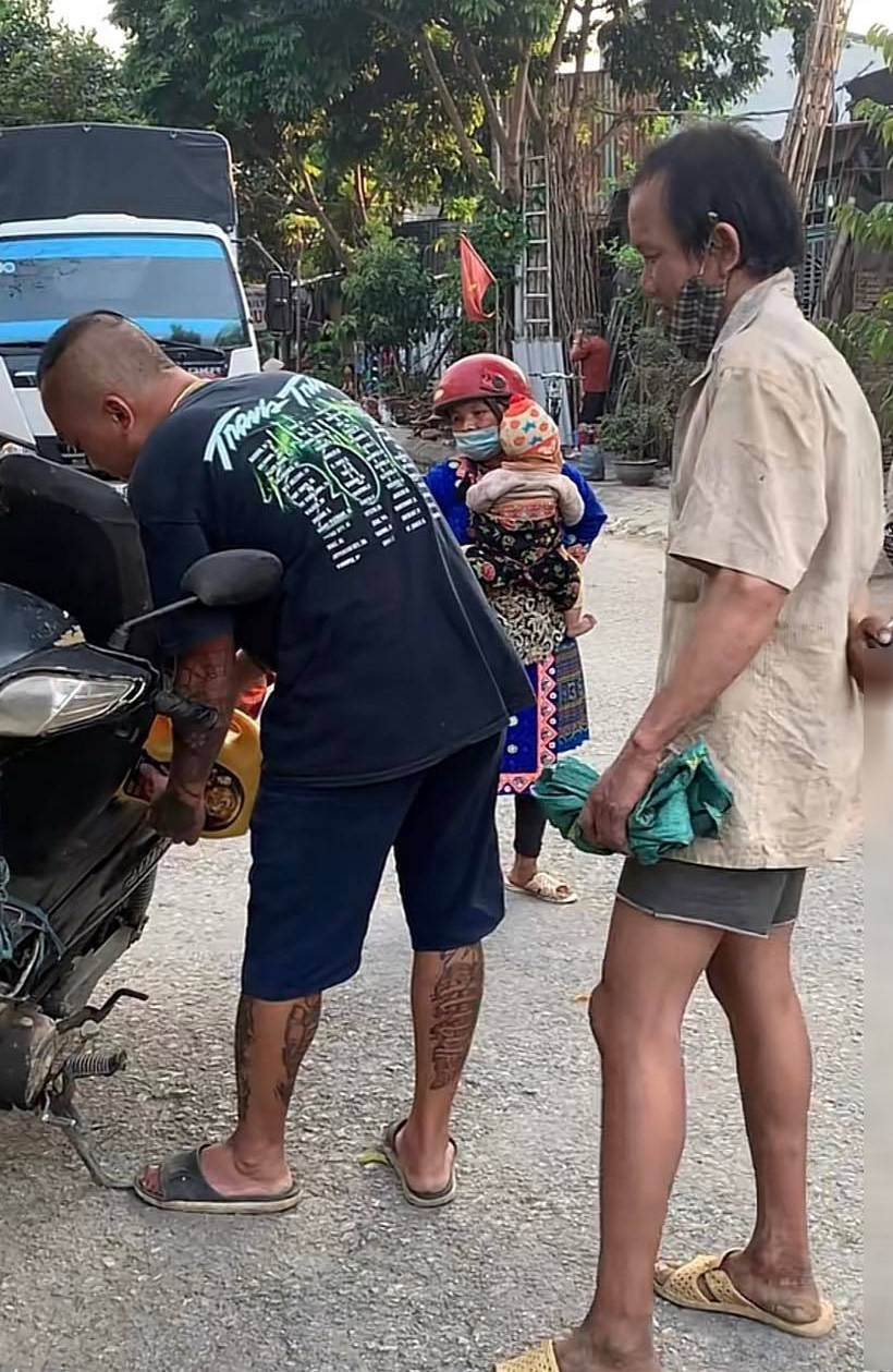 Cũng chính nhờ sự tốt bụng đó mà anh Bảo nhận lại được rất nhiều thiện cảm của bà con xung quanh.