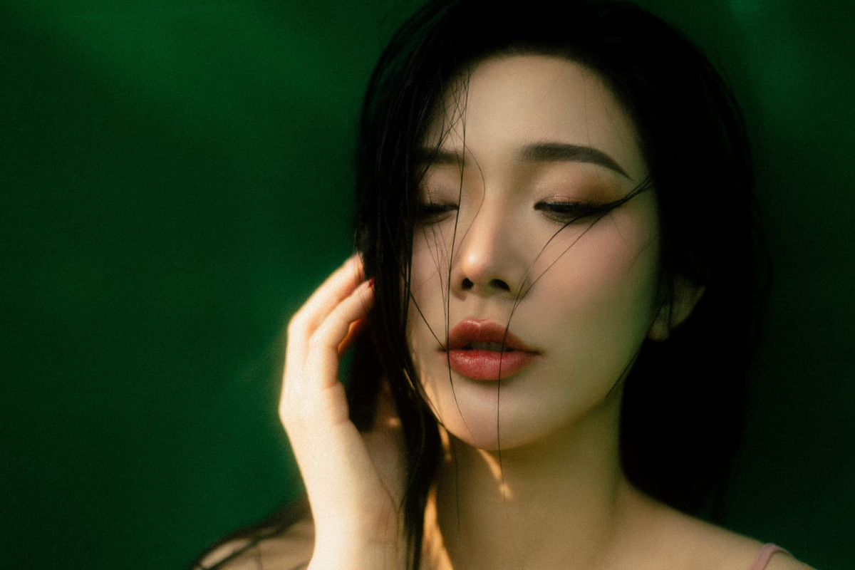 Nhờ sở hữu chiều cao ấn tượng 1m67 cùng số đo 3 vòng lý tưởng 84-63-103 cm, Huyền Trân tự tin chưng diện nhiều xu hướng thời trang hot.