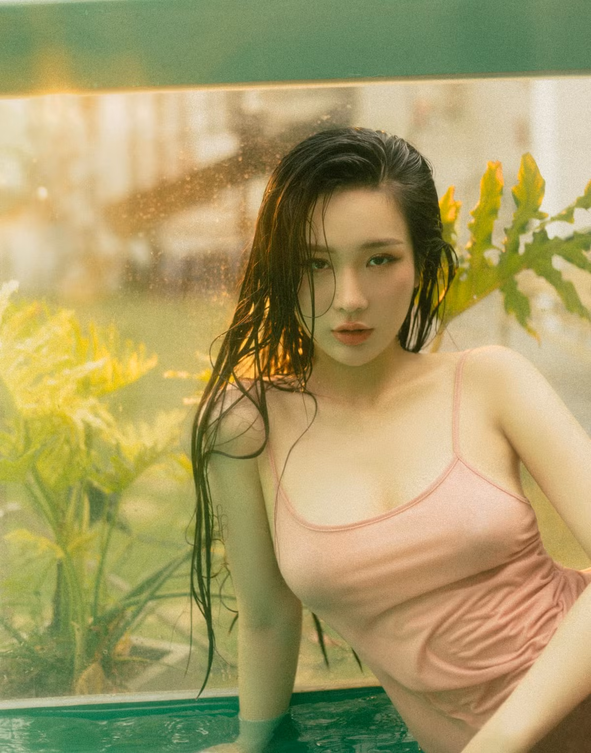 Kiểu mặc này cũng thường xuyên được hot gymer Nam Định ứng dụng trong các bộ ảnh thời trang.