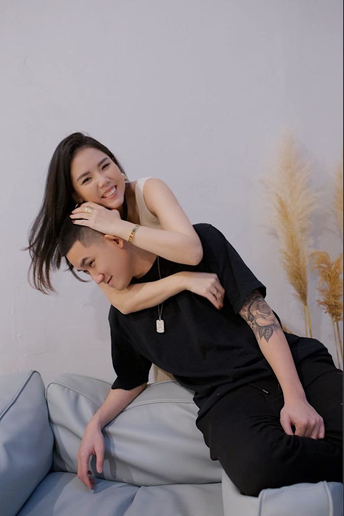 Được biệt, Lacci và Trox tổ chức đám cưới vào năm 2019 và hiện tại họ đã có một bé trai vô cùng đáng yêu. Vì hai gia đình quen biết nhau từ trước nên cô được lược bỏ luôn bước “về ra mắt”.