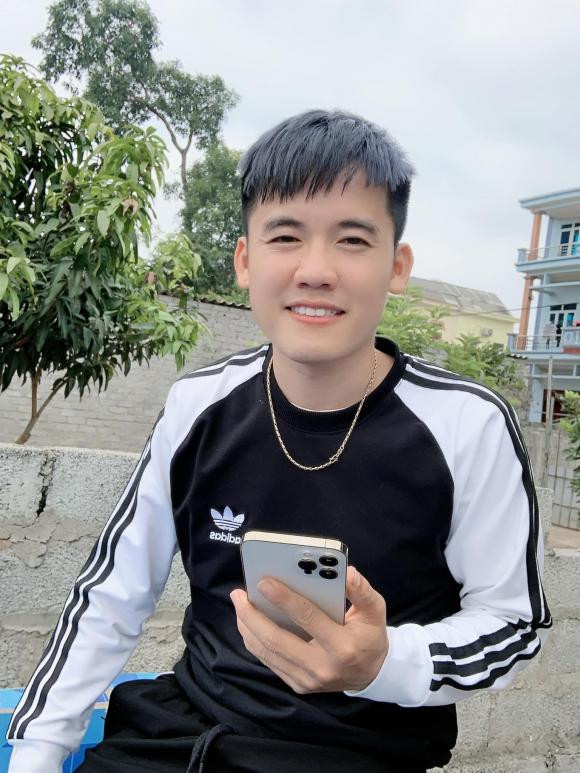 Ngay sau khi xem clip đó, Hưng Vlog đã lên tiếng đính chính sự việc. Anh cũng cho biết thêm, trong khoảng thời gian này, anh vẫn quay video nhưng đều đảm bảo tuân thủ chỉ định 5K.