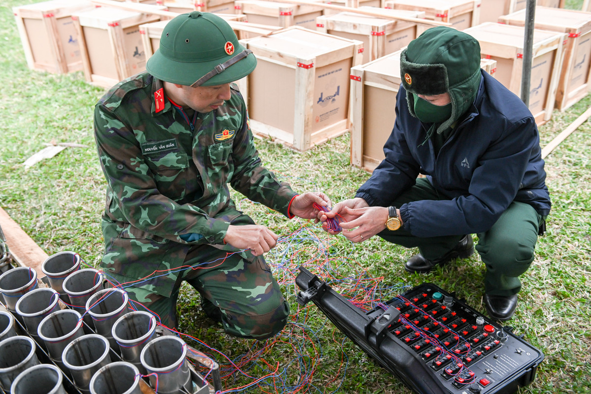 Kịch bản bắn pháo hoa đã hoàn tất chính xác đến từng giây.
