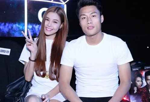 Kỳ Hân cho hay, tài sản mà vợ chồng cô có được là từ tiền hợp đồng của chồng, tiền lãi từ các bất động sản và tiền ông bà cha mẹ cho.