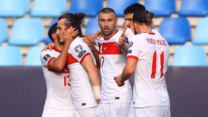 Khai mac EURO 2020 Italia - Tho Nhi Ky: Tim lai hao quang da mat-Hinh-3