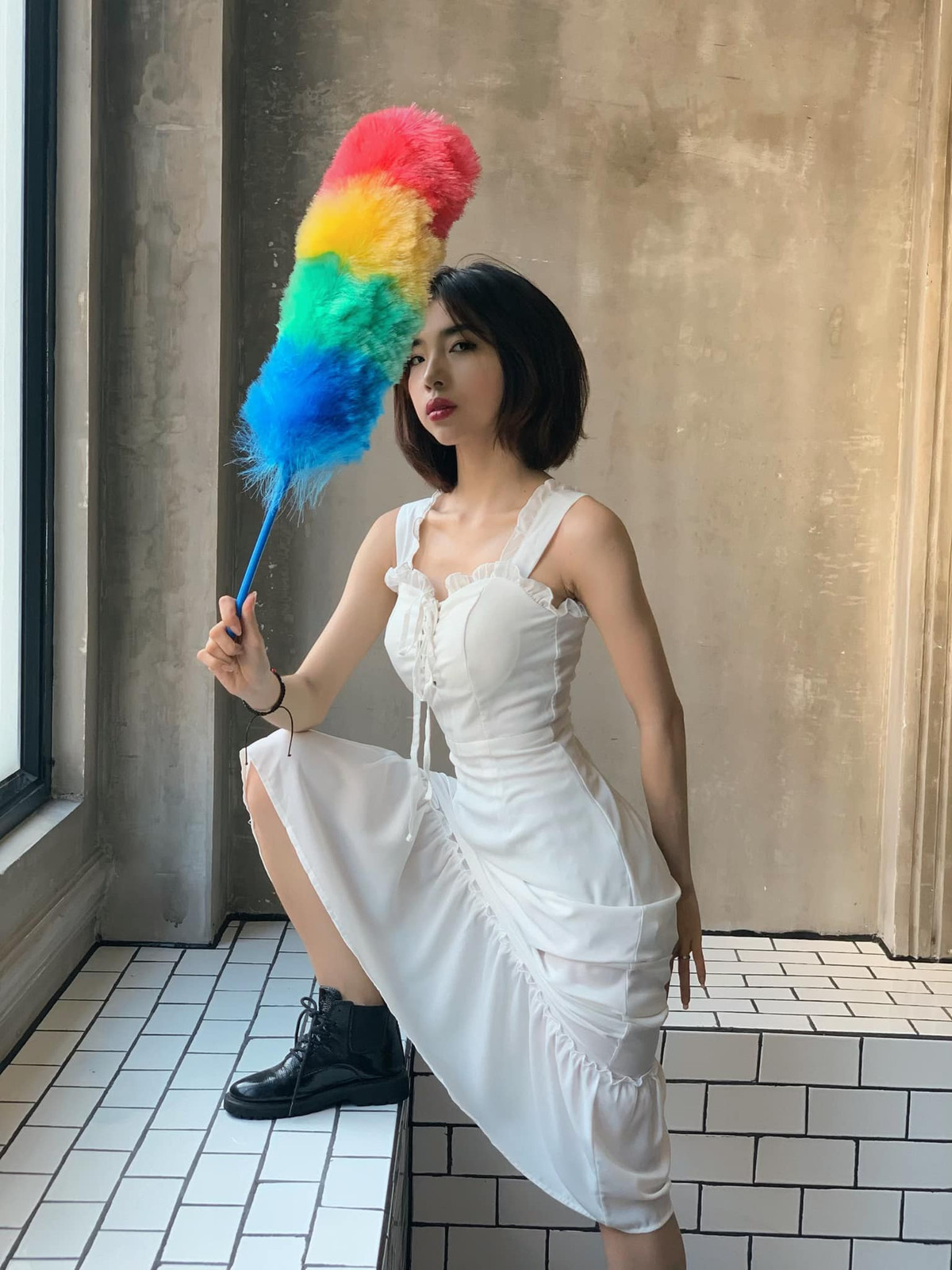 Cũng chính nhờ thói quen lành mạnh giúp Sme Mai sở hữu vòng eo siêu nhỏ, nổi cơ bụng săn chắc.