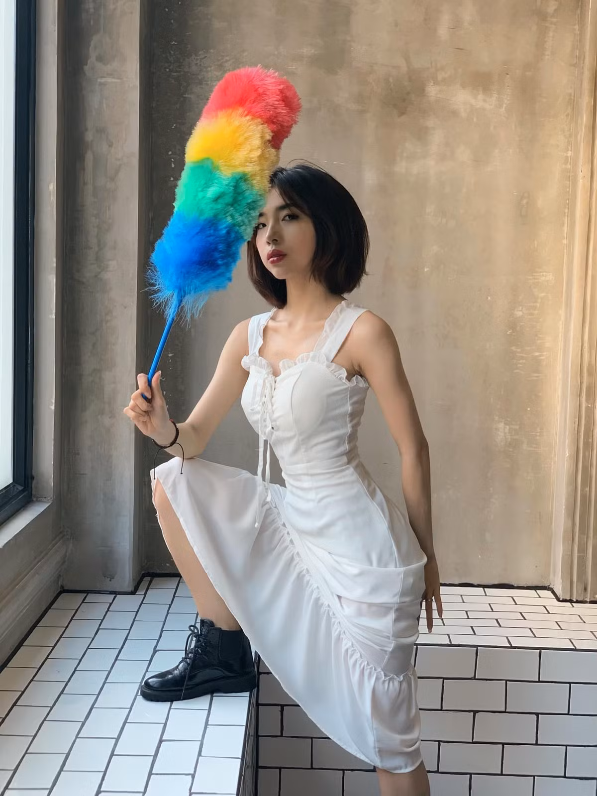 Cũng chính nhờ thói quen lành mạnh giúp Sme Mai sở hữu vòng eo siêu nhỏ, nổi cơ bụng săn chắc.