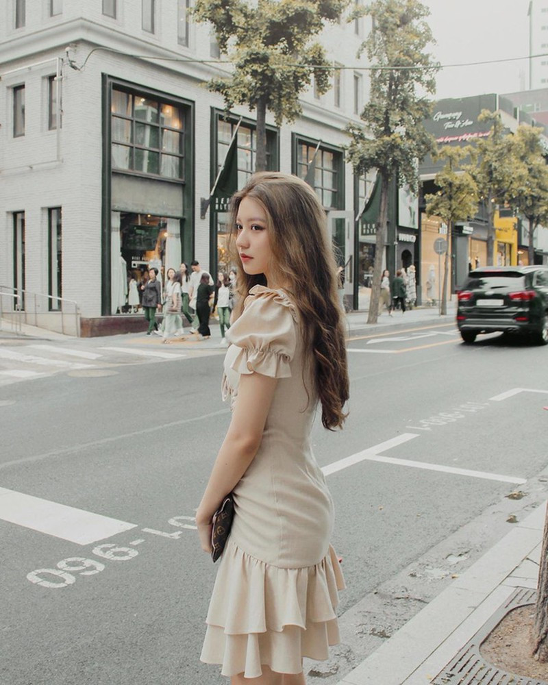 Nét đẹp của Bâu cũng vì thế mà dễ chịu và nhẹ nhàng và thu hút các fan hơn hẳn.