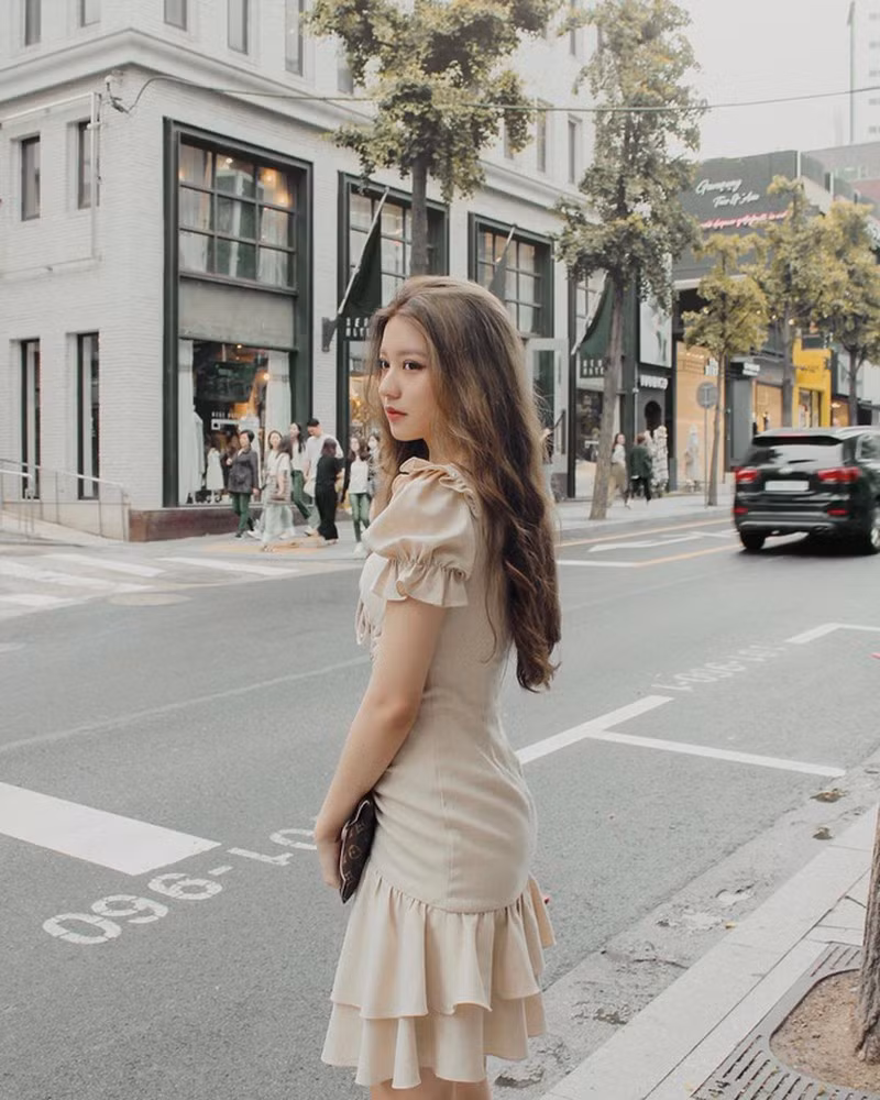 Nét đẹp của Bâu cũng vì thế mà dễ chịu và nhẹ nhàng và thu hút các fan hơn hẳn.