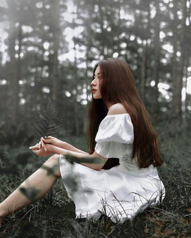 Không chỉ xinh đẹp, Bâu giỏi kinh doanh. Cô nàng không buôn bán online trên Instagram và có hẳn một thương hiệu riêng về skincare và chăm sóc tóc.