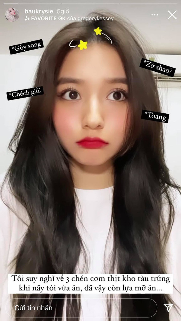 Mới đây nhất, Bâu trở thành nữ chính đóng MV Lalalay của Jack. Tưởng chừng cô bạn có tất cả như thế sẽ chẳng còn lo nghĩ về điều gì nhưng "nữ thần" thì cũng có nỗi lo giống bạn khi.... trót ăn một lúc 3 chén cơm thôi.