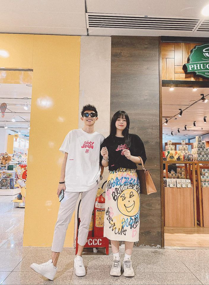 Bên cạnh đó, guu thời trang cách tân cũng giúp cho Mie ghi điểm trong mắt các fan.