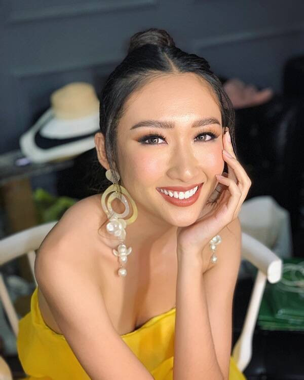 Thanh Khoa còn là mỹ nhân đầu tiên đăng quang cuộc thi Hoa hậu Sinh viên Thế giới 2019 (World Miss University). Không chỉ vậy, người đẹp nói trên còn lọt vào Top 5 hạng mục Top Asian Fashion Model of The Year 2014 tại Lễ trao giải Fashion Asia 2014 và Top 10 Hoa khôi Áo dài 2016.