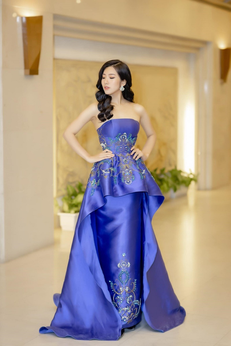 Nguyễn Hoài Phương Anh là Hoa khôi Học viện Báo chí và Tuyên truyền năm 2018. Chưa dừng lại đó, nữ sinh sinh năm 1999 này còn giành danh hiệu Người đẹp thời trang Hoa hậu Việt Nam.