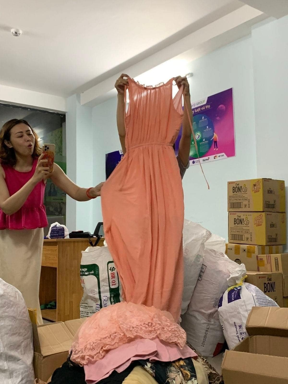 Dẫu biết là 1 miếng khi đói bằng 1 gói khi no nhưng việc ủng hộ đúng đồ cần thiết mới xứng đáng được chân quý.