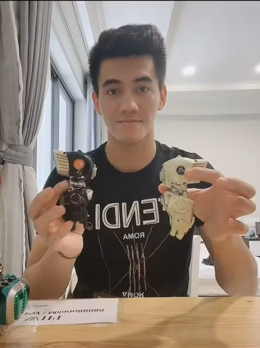 Trước đây, Tiến Linh cũng nhiều lần tiết lộ với người hâm mộ về sở thích mô hình của mình.