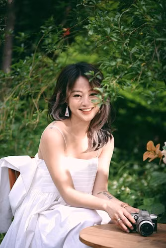 Hiện tại, Mi Vân đã là mẹ 2 con, vẫn xinh đẹp, rạng ngời ở tuổi 35.