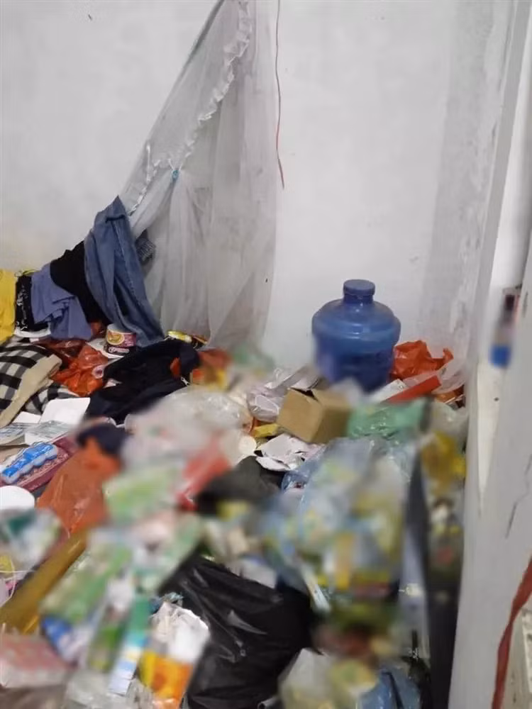 Sự việc diễn ra tại Thái Nguyên. Theo chủ nhà trọ, người thuê phòng là một cô gái sinh năm 1995.