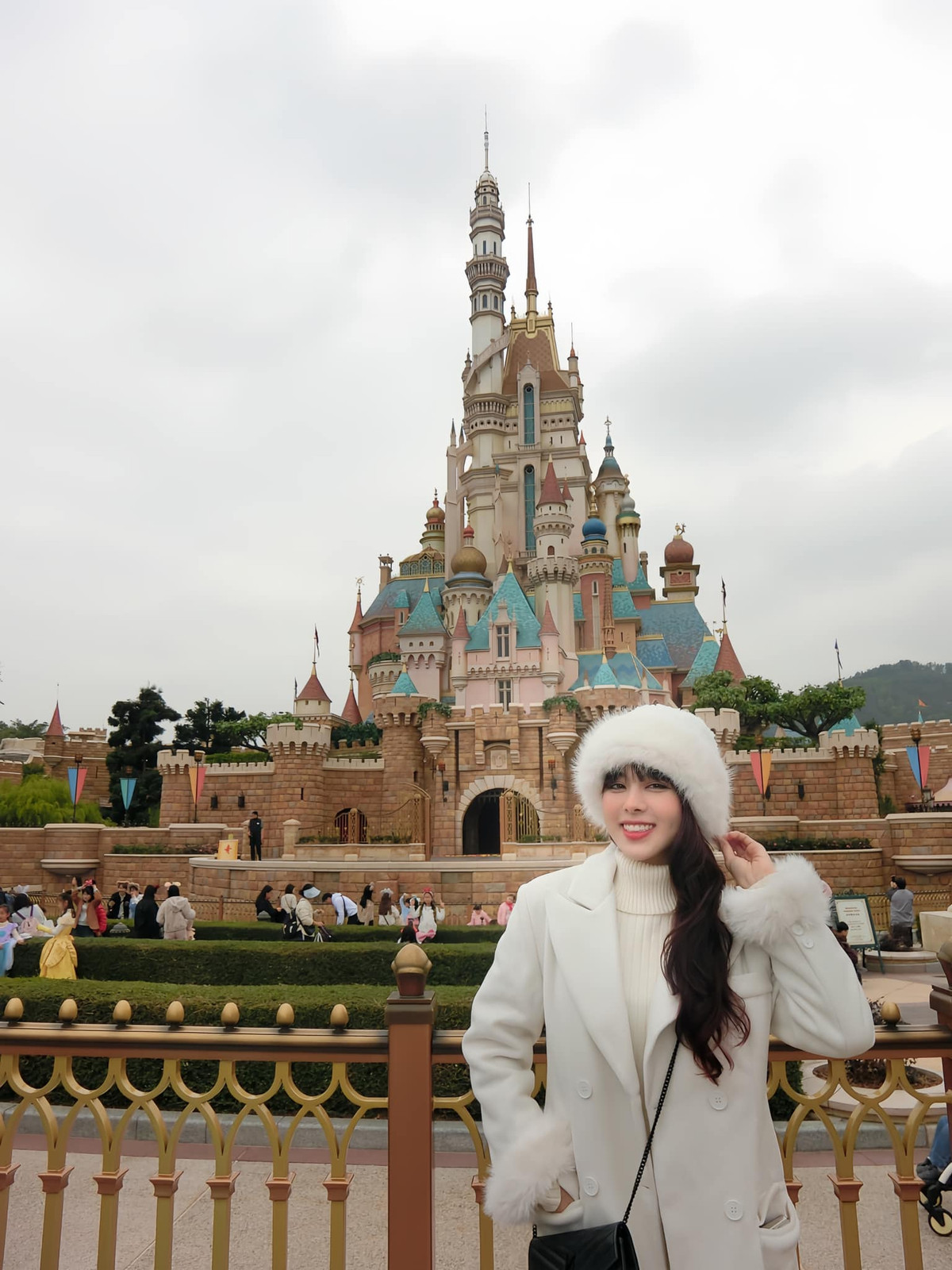 Hành trình giảm cân thần kỳ của Bích Hạnh không chỉ "gây sốt" mạng xã hội trong nước mà còn khiến dân mạng Trung Quốc chú ý.