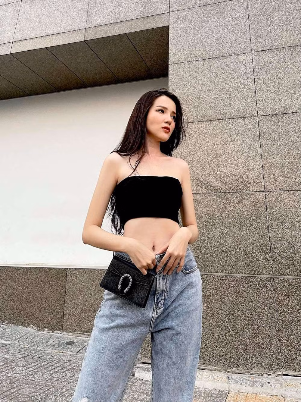 Hiện tại, cô giáo xinh đẹp Thúy Vi đang là giảng viên trường Đại học Tây Đô Cần Thơ.