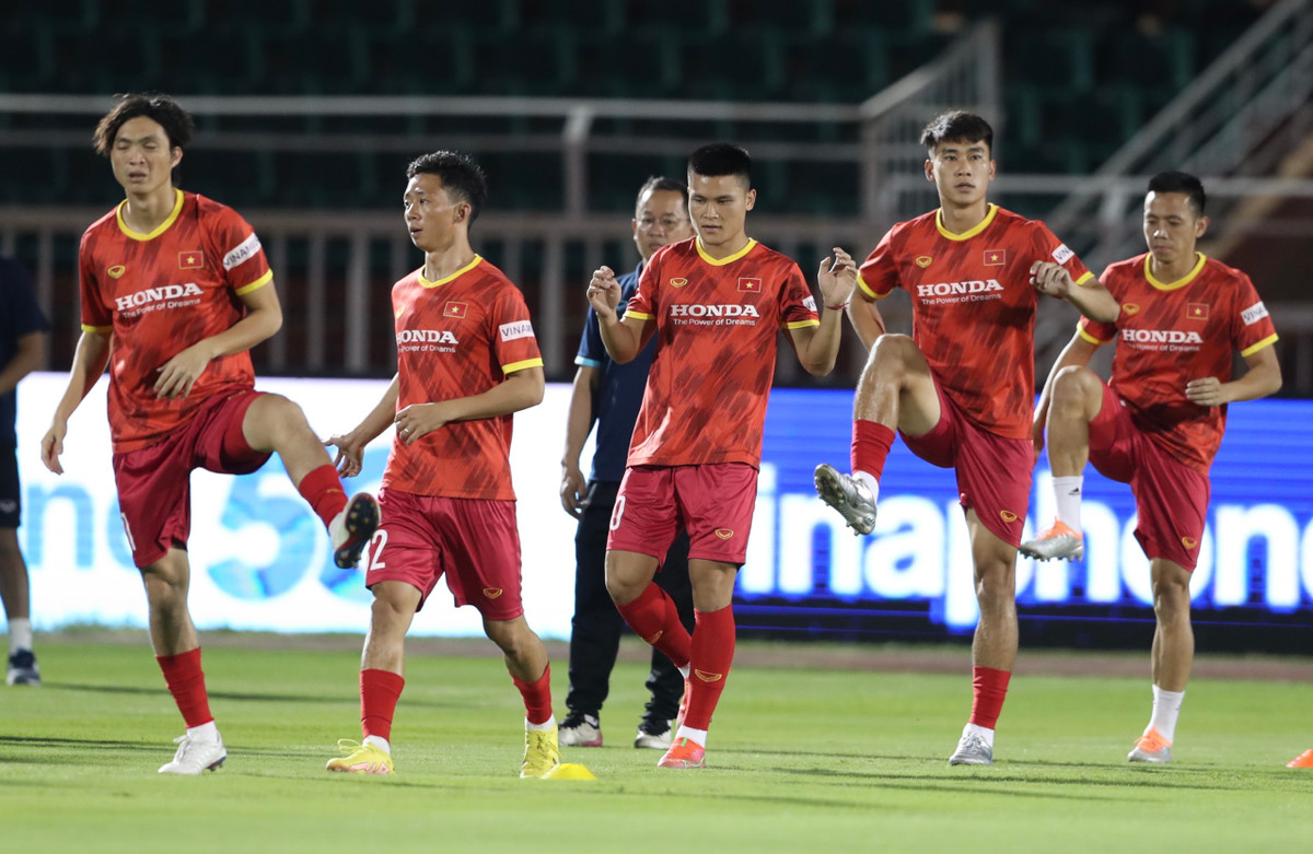 Thang Singapore 4 sao, doi tuyen Viet Nam mo man FIFA Day man nhan-Hinh-10