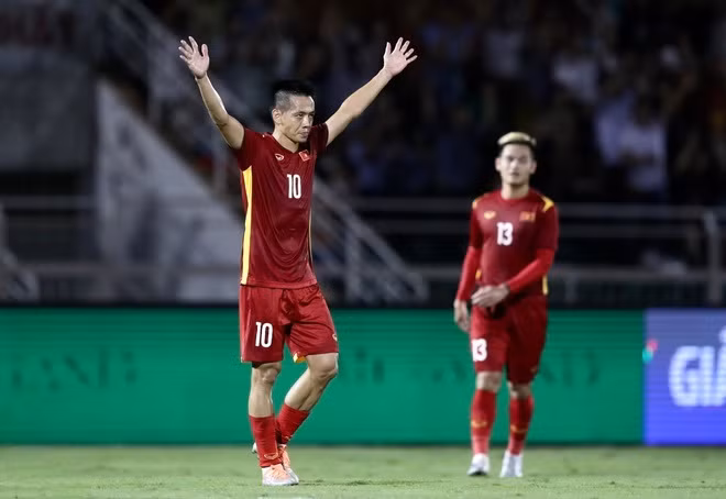 Thang Singapore 4 sao, doi tuyen Viet Nam mo man FIFA Day man nhan-Hinh-6